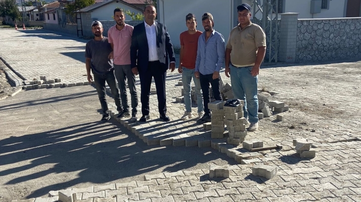 PINARBAŞI MAHALLESİ PARKE KİLİT TAŞI YOL ÇALIŞMASI DEVAM EDİYOR